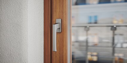 Holzfenster mit Fenstergriff DIRIGENT